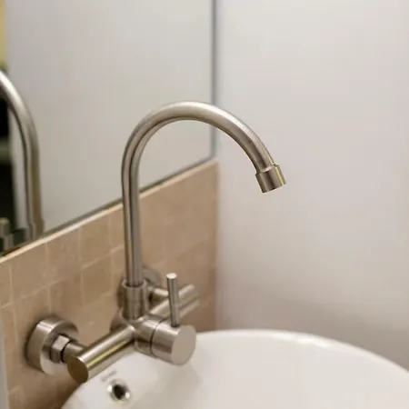 Mbm Studio Piata Romana Square דירה