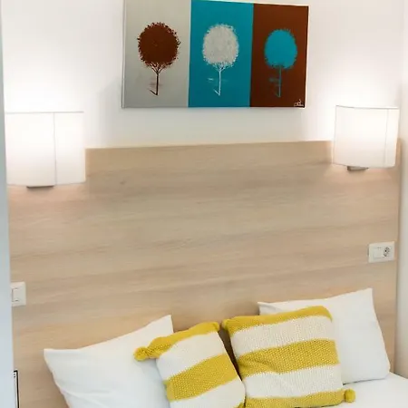 Mbm Studio Piata Romana Square Apartment *